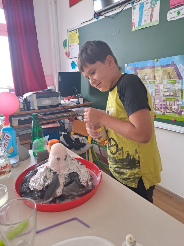 556601222 1347540704040804 2774708973017638712 n